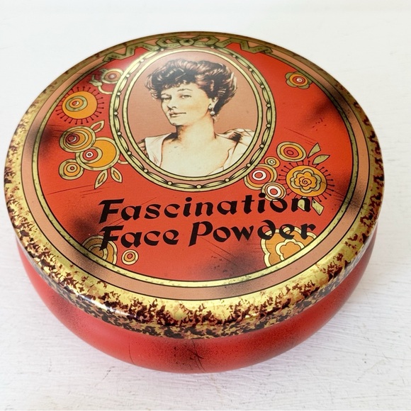 Beautiful Vintage Round Tin Fascination Face Powder Trinket Box Made in England - Picture 2 of 16
